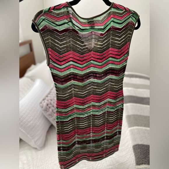 MISSONI! Gorgeous dress!! Perfect to wear this spring and summer - Picture 2 of 4